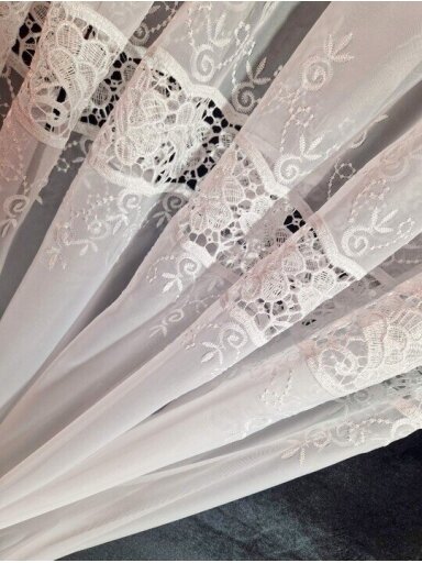 Dieninių užuolaidų audinys Dieninių užuolaidų audinys