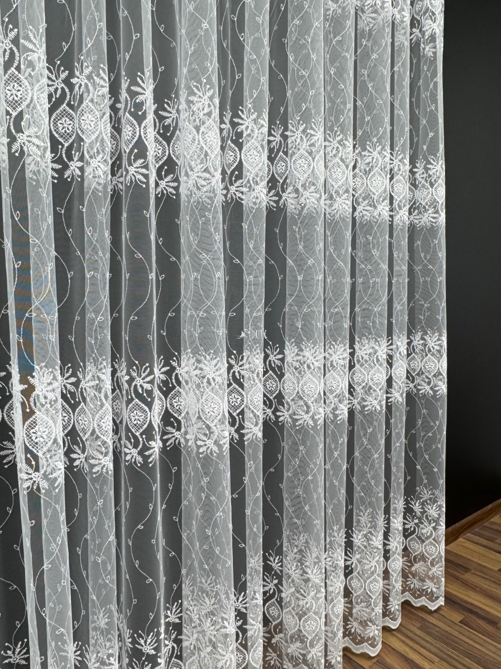 Dieninių užuolaidų audinys, Tiulis  1